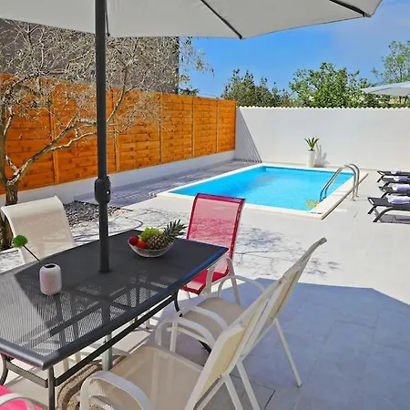 Appartement Luxury Petra With Private Pool Zadar