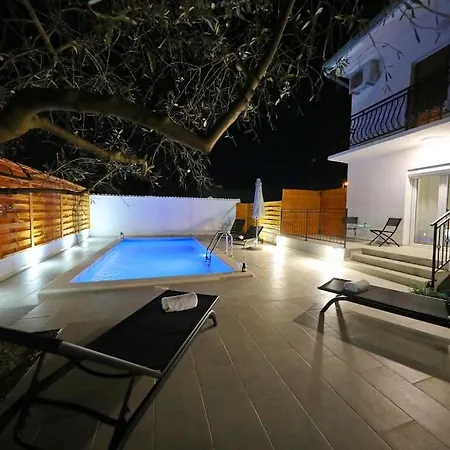Apartment Luxury Petra With Private Pool