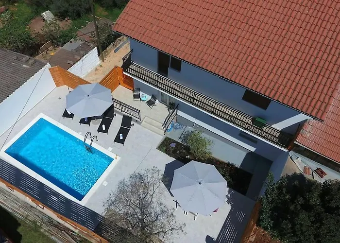 Luxury Petra With Private Pool Апартаменты