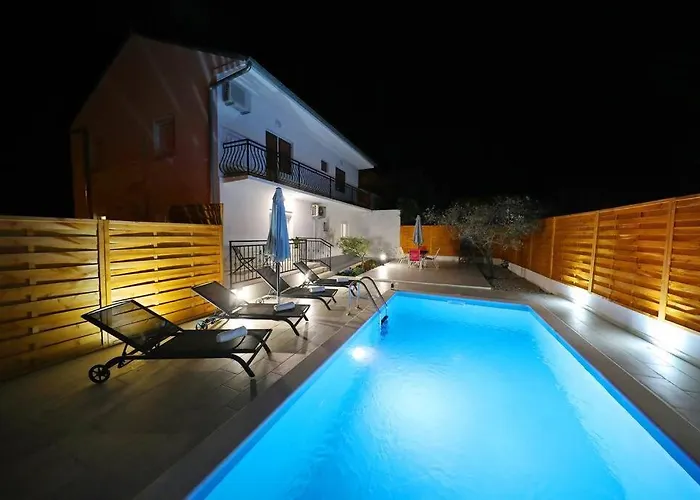 Luxury Petra With Private Pool * Задар