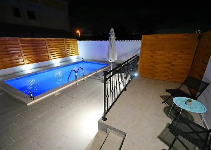 Апартаменты Luxury Petra With Private Pool *