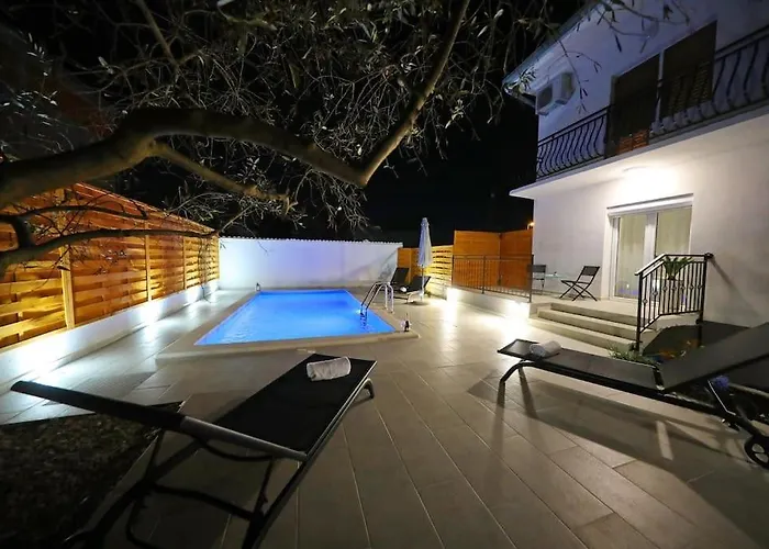 Апартаменты Luxury Petra With Private Pool